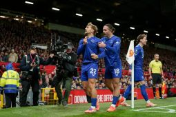 Tampil dengan 10 pemain, Everton permalukan Manchester United di kandangnya