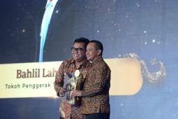 Menteri Bahlil raih penghargaan Tokoh Transisi Energi