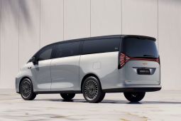 Minivan Geely Galaxy V900 cetak rekor baru usai berhasil tampung penumpang terbanyak