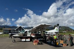 Akses darat terputus, BNPB andalkan heli dan pesawat kirim bantuan ke Aceh