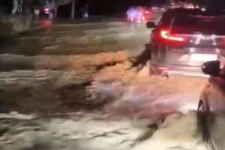 Banjir kembali melanda Aceh: Arus kuat tutupi jalan utama Pidie Jaya–Bireuen