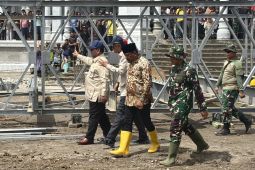 Prabowo kunjungi lokasi banjir bandang Aceh, pastikan jembatan darurat segera berfungsi