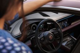 Porsche siapkan fitur simulasi gigi untuk mobil listrik Taycan