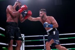 Noel Mikaelian kalahkan Badou Jack dalam rematch gelar juara dunia WBC