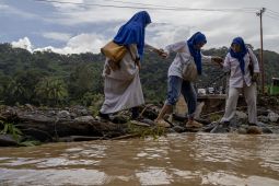 Korban banjir Padang banyak yang terkena ISPA hingga diare