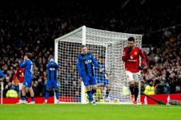 Leny Yoro Sebut Seluruh Pemain Manchester United Ingin Casemiro Bertahan