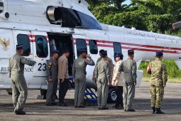 Prabowo terbang dengan heli tinjau dampak bencana di tiga kabupaten Sumbar