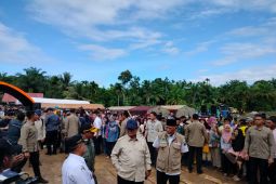 Prabowo tinjau pembangunan huntara di Agam, pastikan warga tak perlu tinggal di tenda