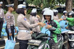 Jumat peduli, Polisi hadir langsung bantu warga Jakarta