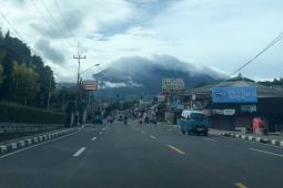 Angkot puncak libur sementara, sopir dapat kompensasi Rp200 ribu per hari