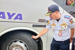 Sekitar 20 persen bus di Terminal Kampung Rambutan belum layak