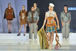 Desainer India Prediksi Tren Fesyen 2026 Lebih Sederhana dan Elegan