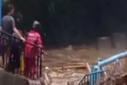 Hujan deras picu banjir bandang di wisata Guci Tegal, area ditutup sementara