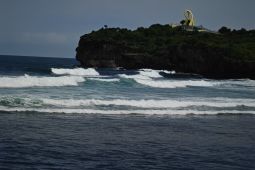 BMKG peringati soal potensi gelombang tinggi empat meter hingga 26 Desember