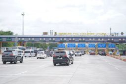 Arus libur Nataru padat, contraflow resmi diberlakukan di tol Jakarta-Cikampek Kamis pagi