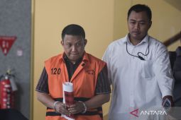 KPK Periksa Plt Gubernur Riau dan 15 Saksi soal Aliran Uang Abdul Wahid