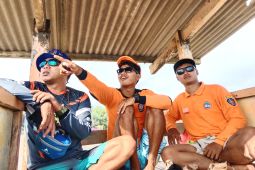 Cerita Relawan Pantai Selatan Menghadapi Bahaya Arus Balik