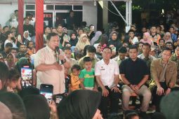Temui Pengungsi, Prabowo: "Presidenmu Tak Akan Tinggalkan Kalian"
