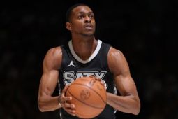 Spurs Catat Tujuh Kemenangan Beruntun Usai Hantam Suns 121-94