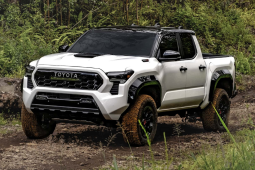 Toyota dan Lexus Catat Penjualan Listrik Melejit di AS