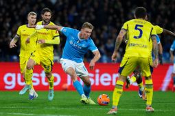 Napoli Gagal Rebut Puncak Usai Imbang 2-2 Lawan Verona