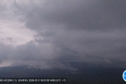 Gunung Semeru Kembali Aktif, Warga Diminta Waspada Potensi Awan Panas dan Lahar