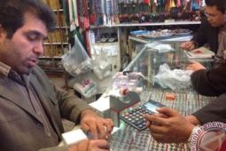 Toko di Iran Tetap Beroperasi di Tengah Aksi Protes Meluas