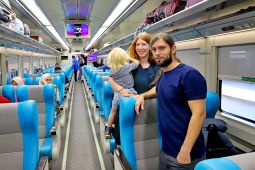 694 Ribu Wisatawan Mancanegara Naik Kereta Api Jarak Jauh Sepanjang 2025