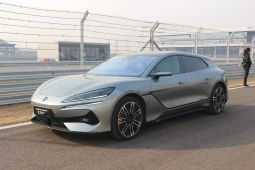 Denza Masuk Eropa, BYD Tantang Mobil Mewah dengan Teknologi Super Cepat