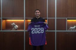 Persik Kediri Perpanjang Kontrak Ezra Walian hingga 2029