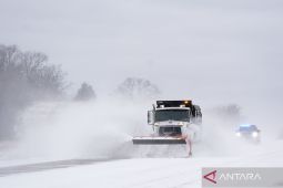 Ribuan Penerbangan Batal Akibat Badai Salju di Pantai Timur AS
