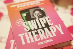 Buku “Swipe Therapy” Angkat Refleksi Cinta hingga Era Aplikasi Kencan