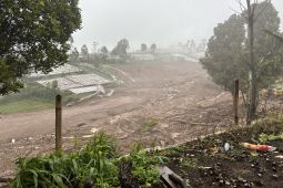 Pencarian Korban Longsor di Cisarua Dijeda karena Cuaca Buruk