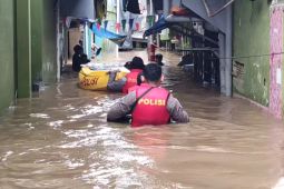 Banjir Kali Ciliwung Rendam 38 RT di Jakarta Timur Hingga Tiga Meter