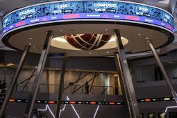 IHSG Menguat di Tengah Tekanan Pasar Modal