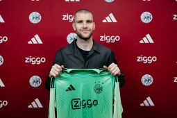 Maarten Paes Berpeluang Debut Bersama Ajax di Eredivisie