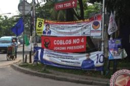 DKI Tetapkan Aturan Waktu Pasang Atribut Parpol di Jalan