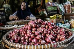 Harga Pangan Hari Ini: Bawang Merah Rp44.000/kg, Cabe Rawit Rp76.150/kg