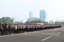 1.060 Personel Gabungan Jaga Aksi Unjuk Rasa Guru Madrasah di DPR