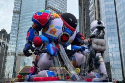 Film “Pelangi di Mars” Sambut Publik Lewat Balon Raksasa di SCBD