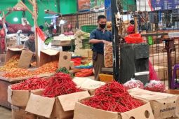 Harga Cabe dan Bawang Merah di Pasar Induk Kramat Jati Merangkak Naik