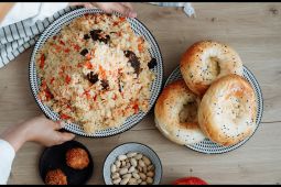 Ragam Menu Iftar Khas Dunia: dari Hummus sampai Kunafa