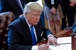 Trump Bantah Jenderal AS Tolak Serangan ke Iran, Keputusan Tetap di Tangannya