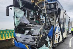 Sopir Tertidur Jadi Penyebab Kecelakaan Bus Transjakarta Koridor 13