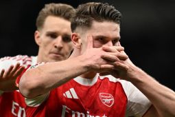 Arsenal Bantai Tottenham 4-1 dalam Derbi London Utara