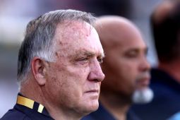 Dick Advocaat Mundur dari Timnas Curacao Karena Putrinya Sakit