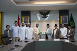 Uni Emirat Arab Berikan 30 Ton Kurma untuk Masyarakat Indonesia
