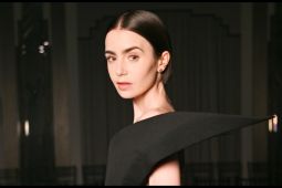 Lily Collins Akan Perankan Audrey Hepburn dalam Film "Breakfast at Tiffany's"
