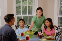 Tips Jaga Gizi Anak Saat Belajar Puasa