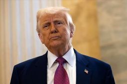 Serangan Trump di Iran untuk Katrol Popularitas di Dalam Negeri?